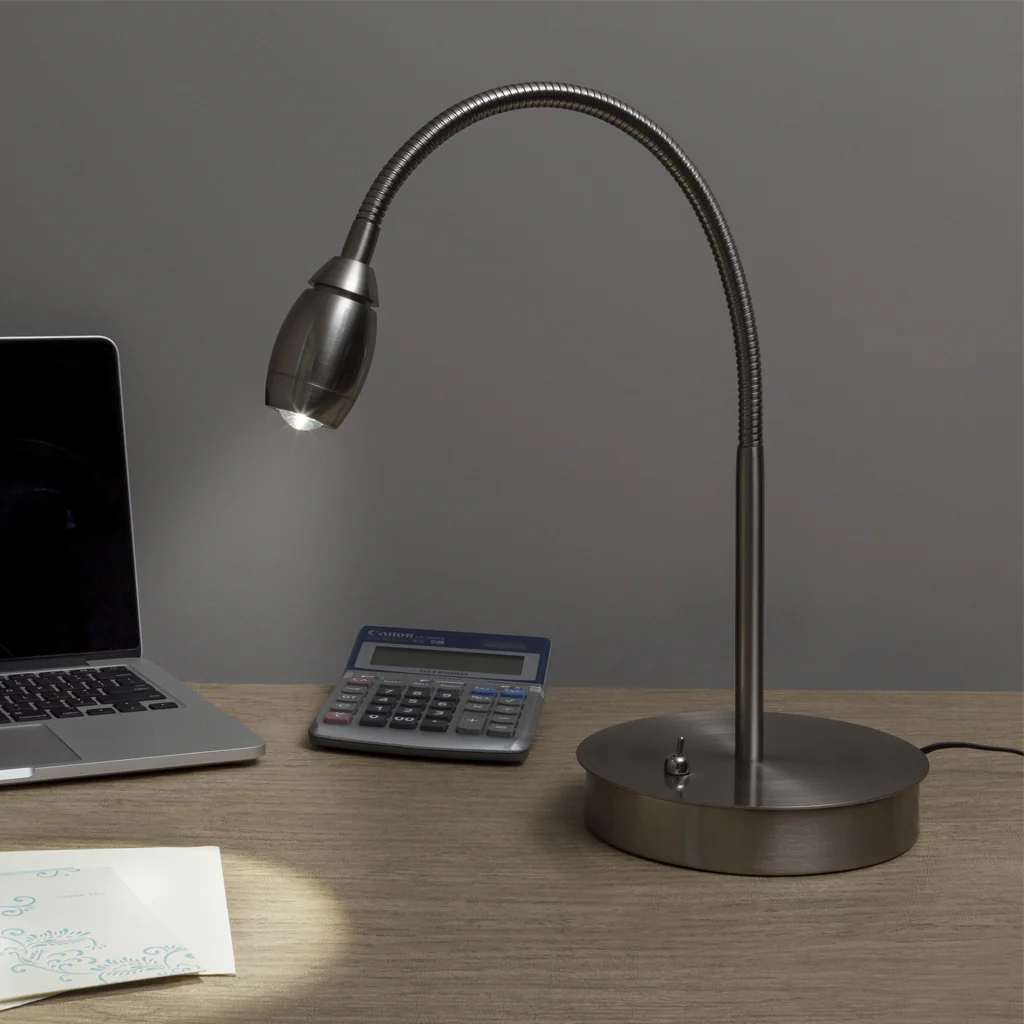 FOCUS Adjustable Beam Desk Lamp - Image 4