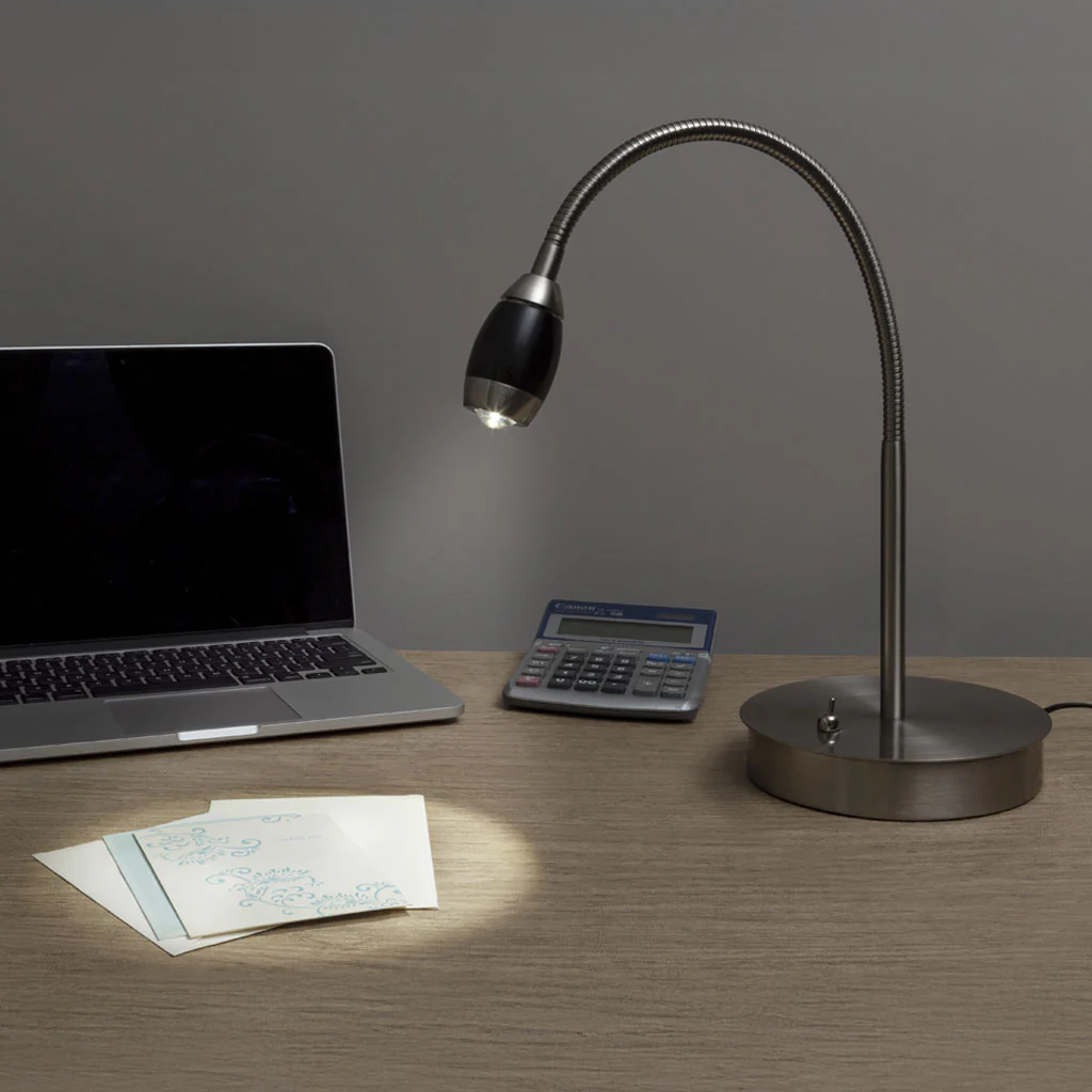 FOCUS Adjustable Beam Desk Lamp - Image 6