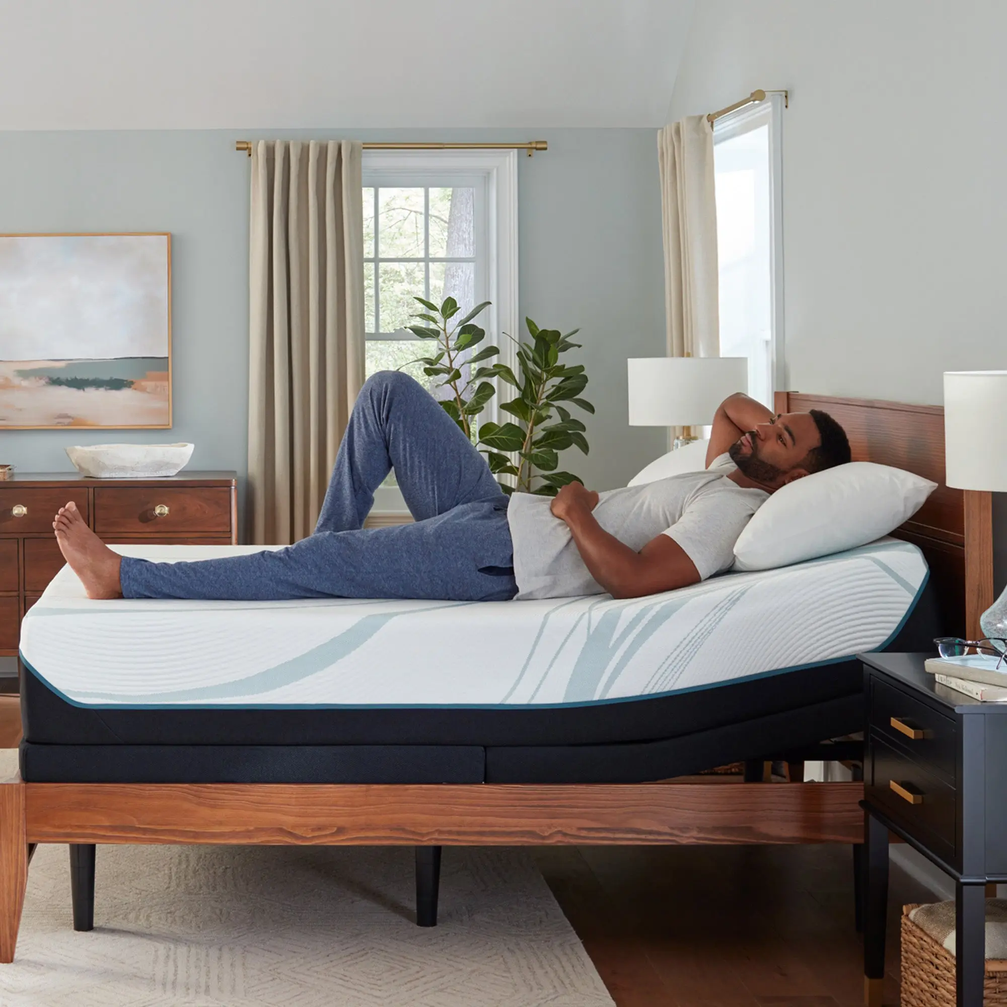 TEMPUR-Adapt® Medium Hybrid Mattress - Image 13